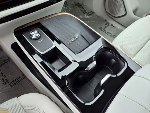New 2026 Buick Enclave Avenir w/ Super Cruise Package AWD/4WD image 9