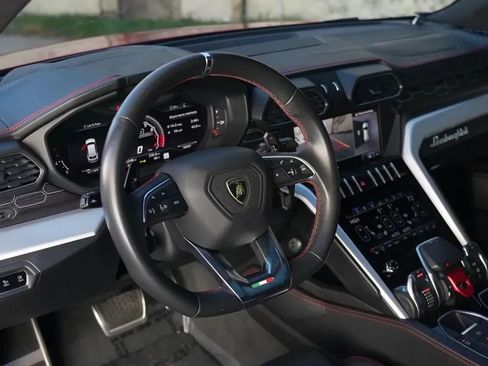Used 2019 Lamborghini Urus image 13