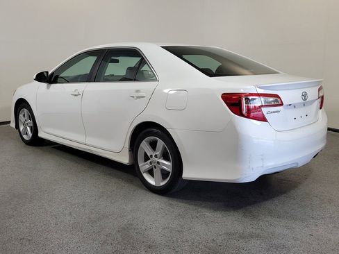 Used 2014 Toyota Camry SE FWD image 5