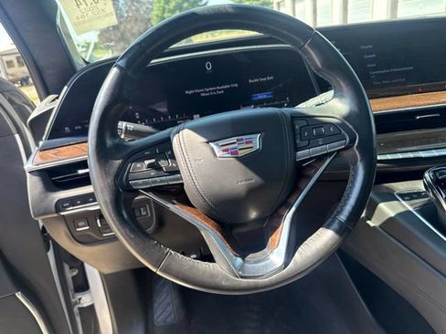 Used 2022 Cadillac Escalade Sport Platinum AWD/4WD image 17