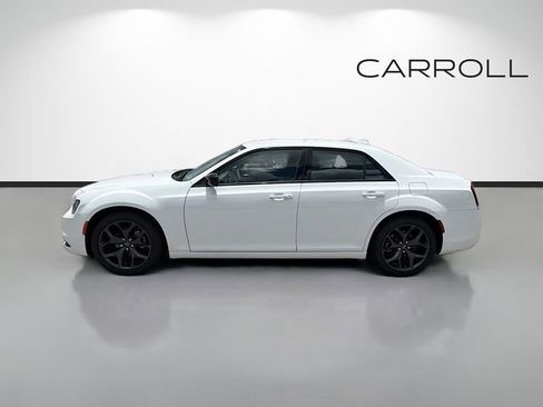 Used 2023 Chrysler 300 Touring w/ Sport Appearance Package RWD image 6