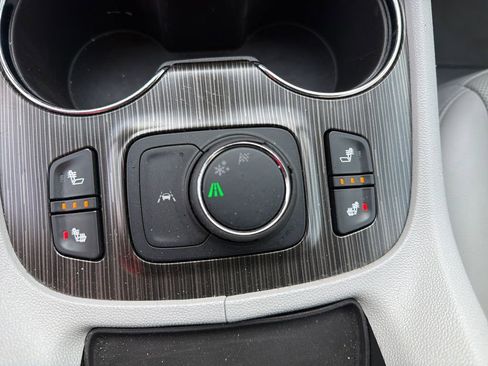 Used 2023 GMC Acadia SLT image 37