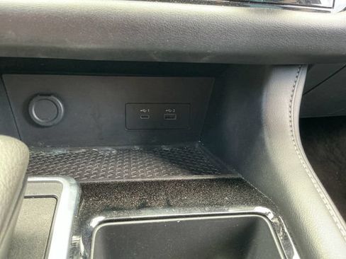 Used 2025 Nissan Pathfinder SV AWD/4WD image 19