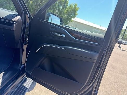 Used 2024 Cadillac Escalade Premium Luxury w/ Performance Package AWD/4WD image 16