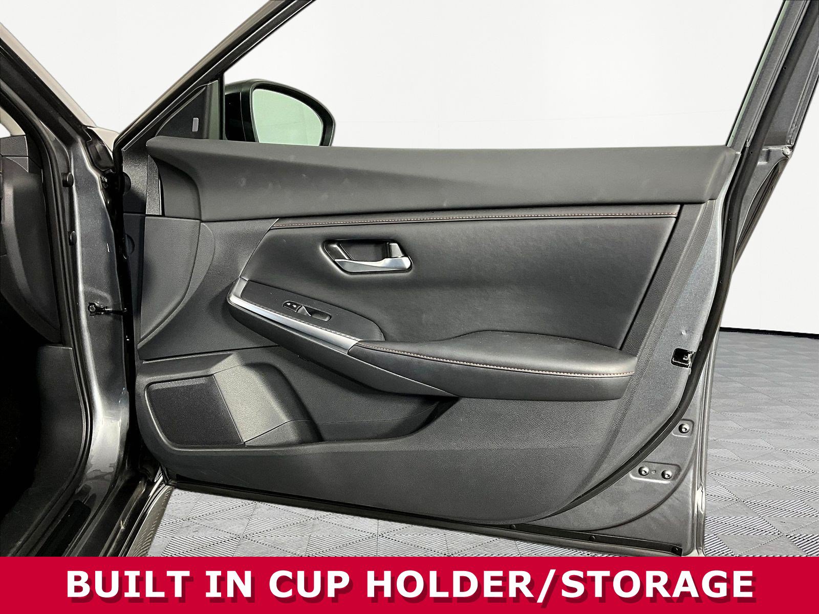 Used 2023 Nissan Sentra SR w/ Electronics Package FWD image 25