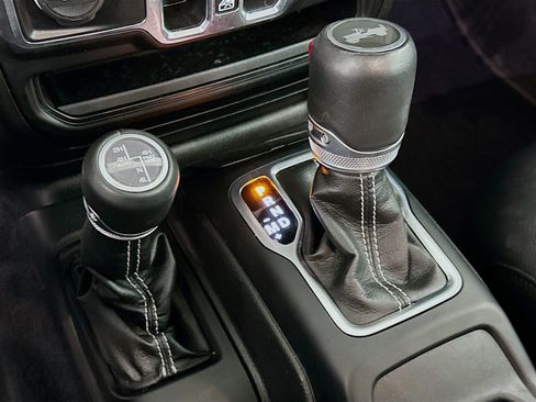 Used 2022 Jeep Wrangler Sahara w/ Cold Weather Group image 25