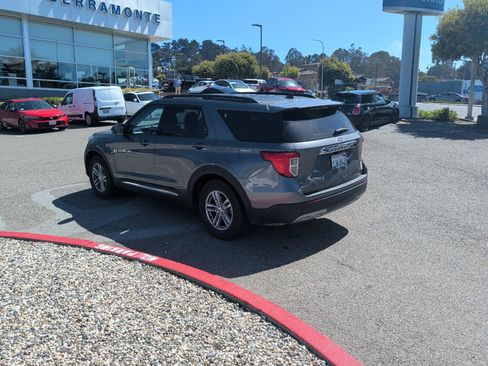 Used 2023 Ford Explorer XLT w/ Equipment Group 202A RWD image 6