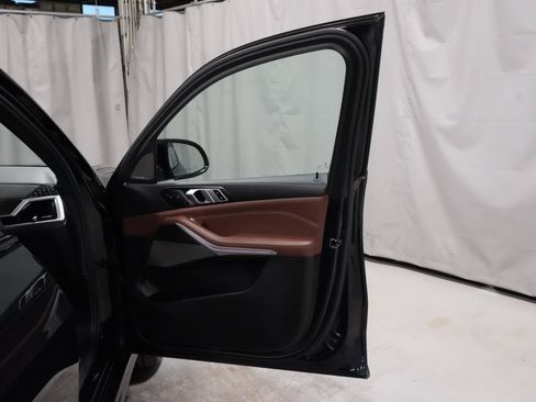 Certified 2023 BMW X7 M60i w/ Executive Package image 28