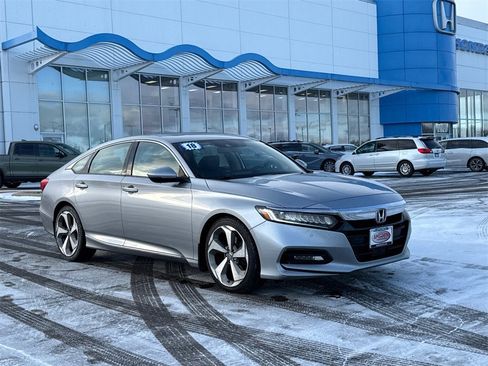 Certified 2018 Honda Accord Touring image 2