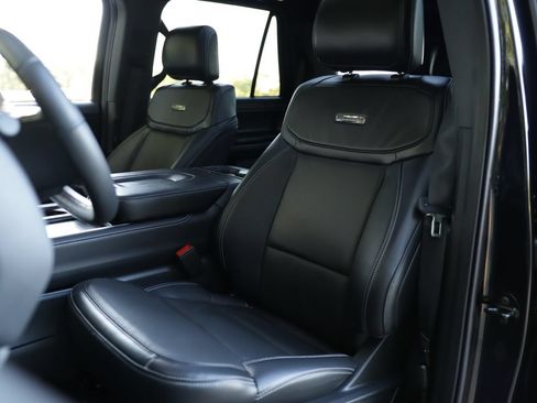 Used 2025 Ford Expedition Platinum w/ Stealth Performance Package AWD/4WD image 27