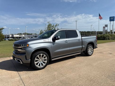 Used 2019 Chevrolet Silverado 1500 High Country AWD/4WD image 2