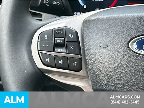 Used 2025 Ford Explorer Active AWD/4WD image 29