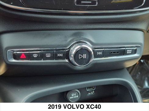 Used 2019 Volvo XC40 T5 R-Design AWD/4WD image 19