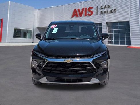 Used 2025 Chevrolet Blazer LT FWD image 2
