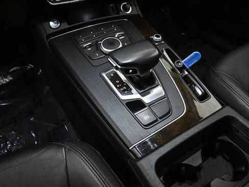 Used 2020 Audi Q5 2.0T Premium image 12