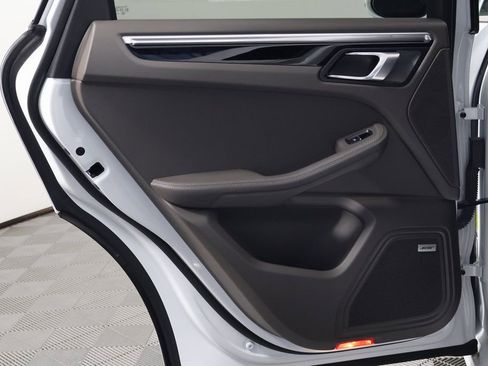 Used 2023 Porsche Macan S image 14