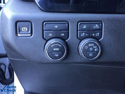 Used 2025 Chevrolet Silverado 2500 LT image 29