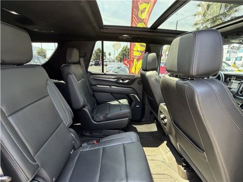 Used 2021 GMC Yukon Denali w/ Denali Premium Package RWD image 32