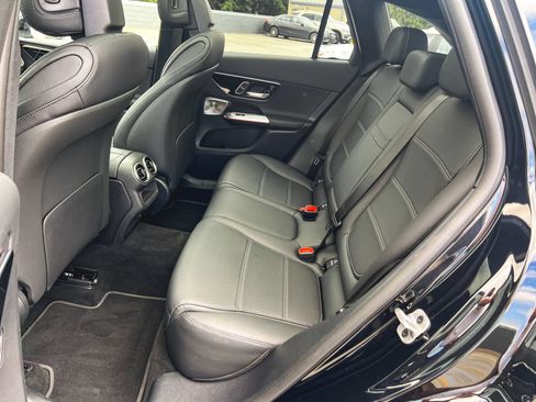 Used 2026 Mercedes-Benz GLC 300 4MATIC image 17