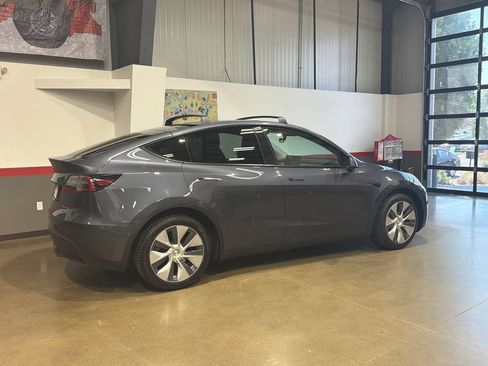 Used 2023 Tesla Model Y Long Range AWD/4WD image 69