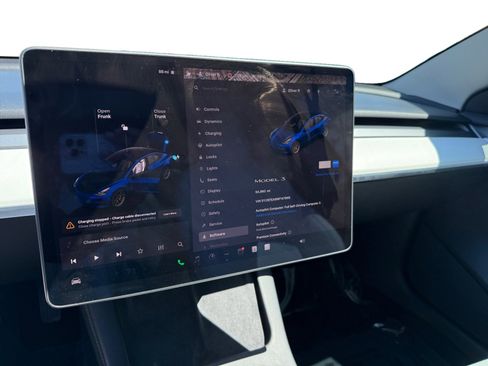 Used 2022 Tesla Model 3 image 11