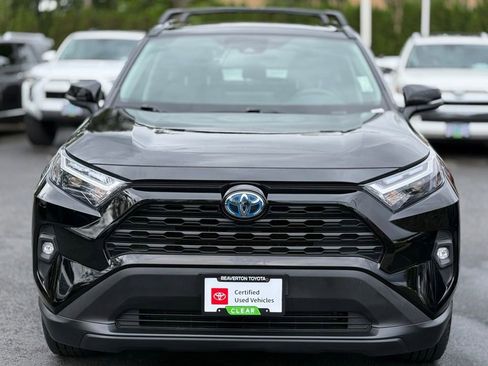 Used 2022 Toyota RAV4 XLE Premium AWD/4WD image 8
