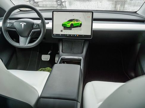 Used 2022 Tesla Model Y Performance AWD/4WD image 13