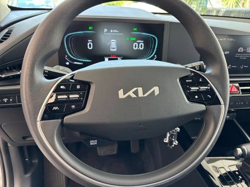 Used 2026 Kia Niro LX FWD image 28