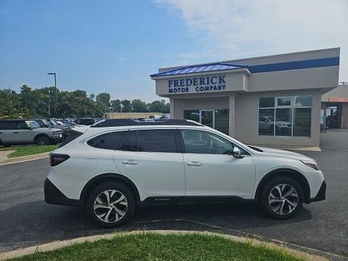 Used 2021 Subaru Outback Touring XT AWD/4WD image 3