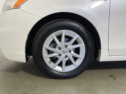Used 2014 Toyota Prius V Two image 12