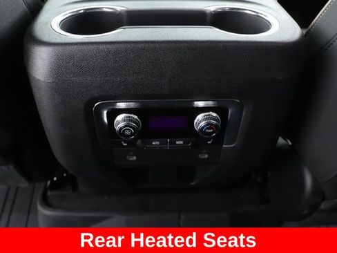 Used 2023 GMC Yukon XL SLT w/ SLT Luxury Package AWD/4WD image 30