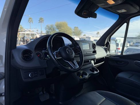 Used 2021 Mercedes-Benz Sprinter 2500 w/ Premium Package image 12