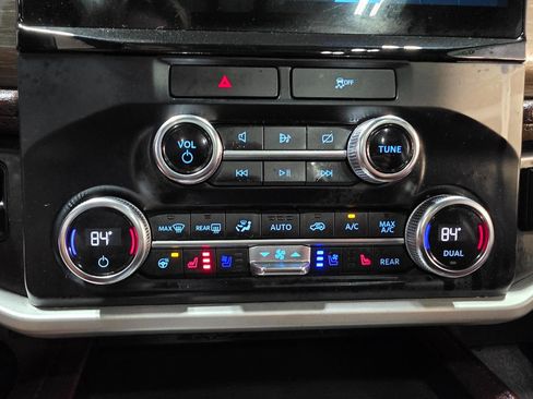 Used 2022 Ford Expedition Max Limited image 41