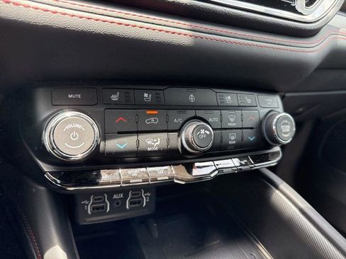 Used 2024 Dodge Durango R/T RWD image 24