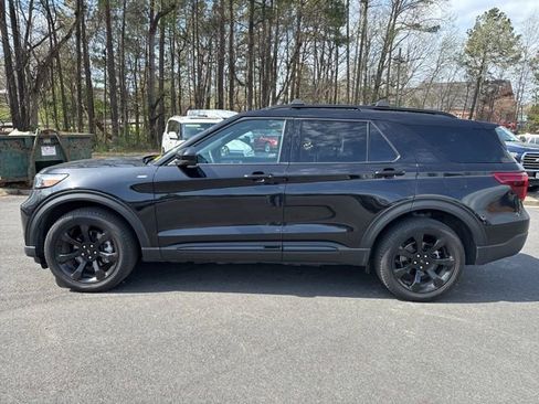 Used 2024 Ford Explorer ST-Line w/ Class IV Trailer Tow Package image 2