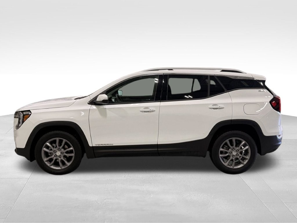 Used 2024 GMC Terrain SLT AWD/4WD image 2