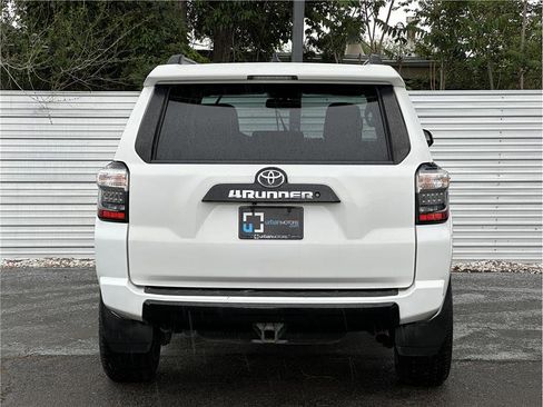Used 2016 Toyota 4Runner Trail Premium AWD/4WD image 10