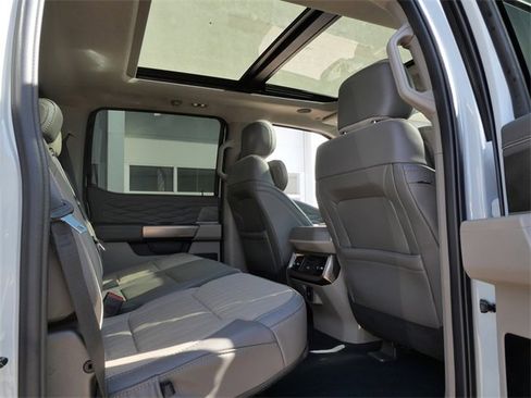 Used 2025 Ford F450 Platinum w/ Platinum Plus Package image 14