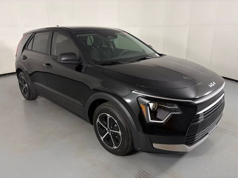 New 2026 Kia Niro LX FWD image 2