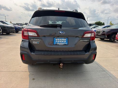 Used 2018 Subaru Outback 2.5i Limited AWD/4WD image 6