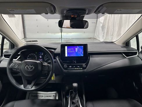 Used 2025 Toyota Corolla LE FWD image 40
