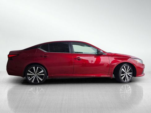 Used 2020 Nissan Altima 2.5 SR w/ Premium Package FWD image 3