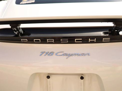 Used 2019 Porsche 718 Cayman RWD image 10