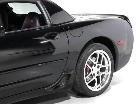 Used 2002 Chevrolet Corvette Z06 w/ Memory Pkg image 27