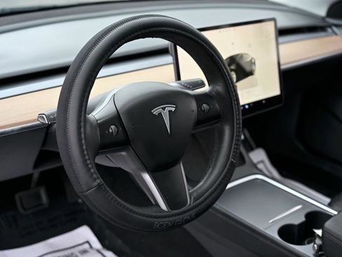 Used 2022 Tesla Model 3 Standard Range image 8