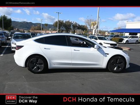 Used 2020 Tesla Model 3 Standard Range Plus image 5