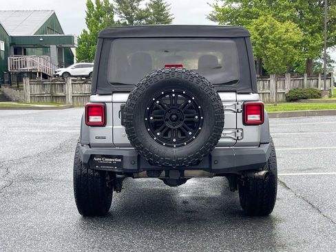 Used 2018 Jeep Wrangler Sport AWD/4WD image 7