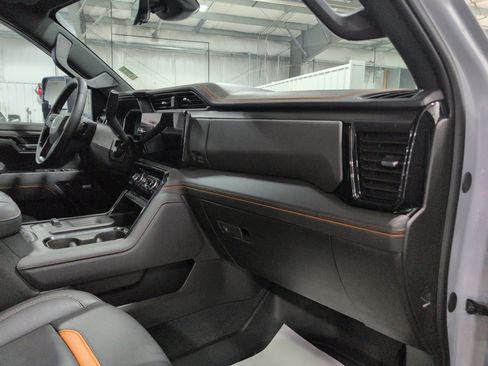 Used 2024 GMC Sierra 3500 AT4 w/ AT4 Premium Plus Package AWD/4WD image 16