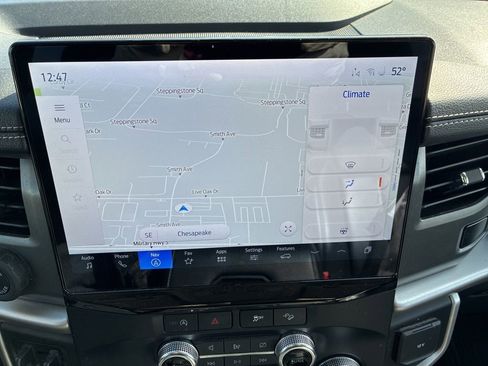 Used 2023 Ford Expedition XLT image 16