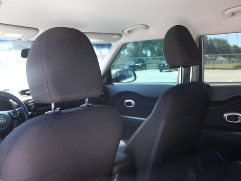 Used 2015 Kia Soul + FWD image 15